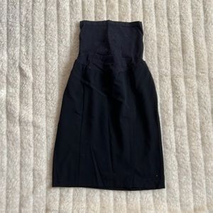 Maternity size small knee length black skirt